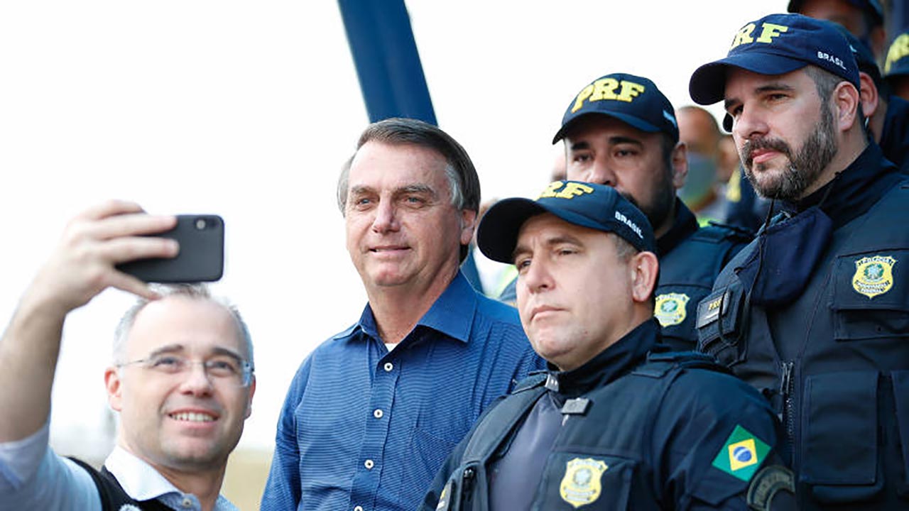 Autonomia policial ou emancipação predatória?