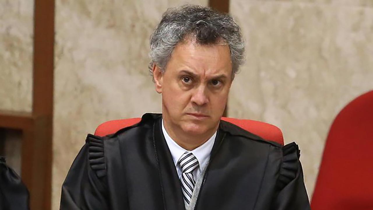 A SUSPEIÇÃO NÃO SE RESTRINGE A MORO