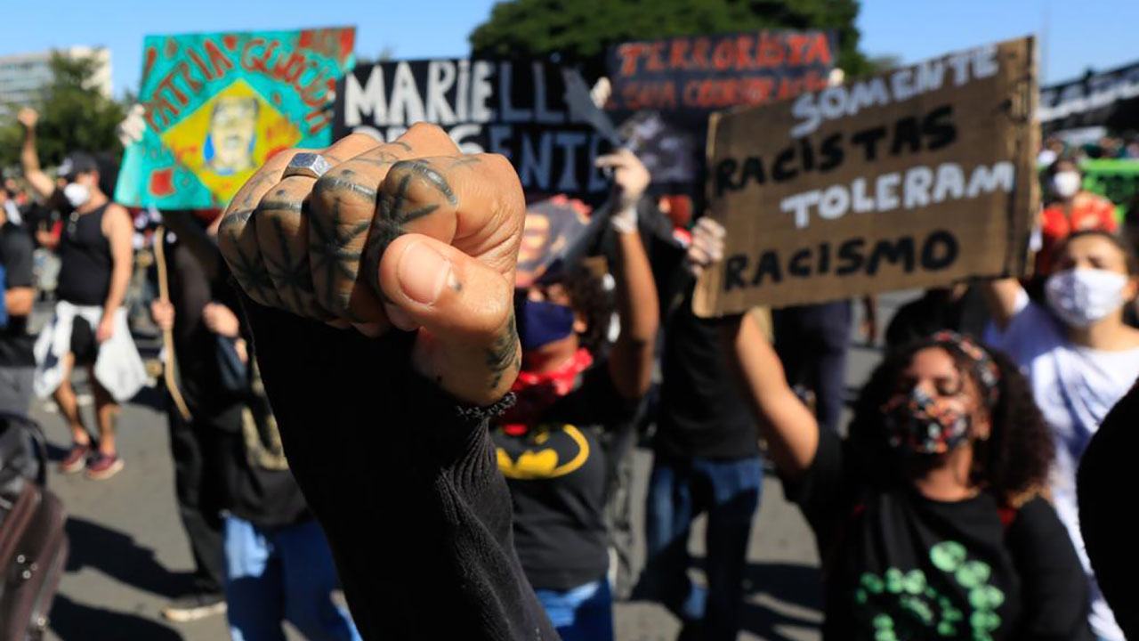 MANIFESTACÃO NO RIO: O GOLPE NÃO VEIO E A PROFECIA DO CAOS NÃO ACONTECEU.