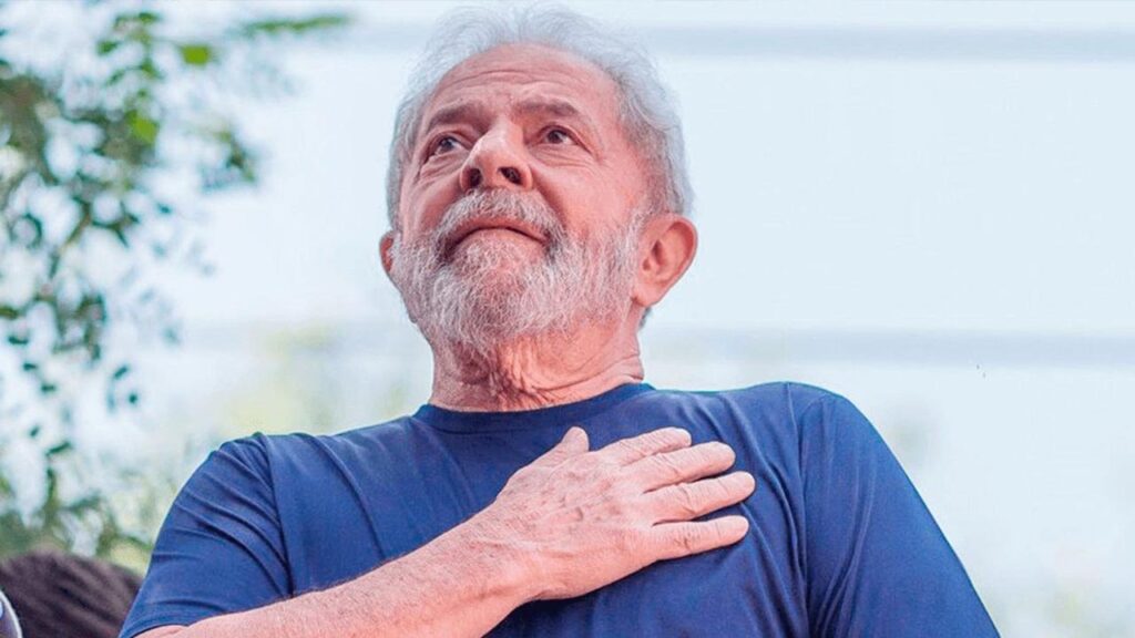 Lula, o abalo do governo militar e a restauração democrática